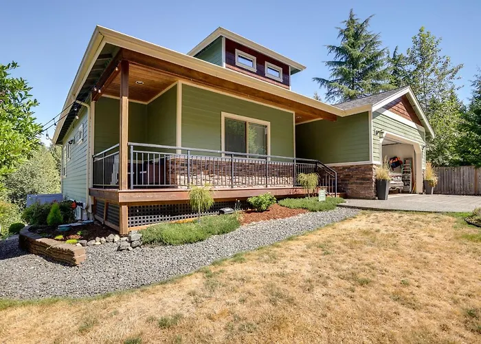 Modern Bellingham Retreat Near Galbraith Mountain!
